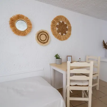 Hesperia By Estia 住宿加早餐酒店 3*