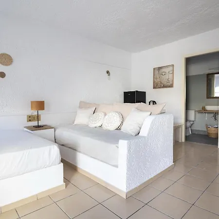 住宿加早餐酒店 Hesperia By Estia 3*